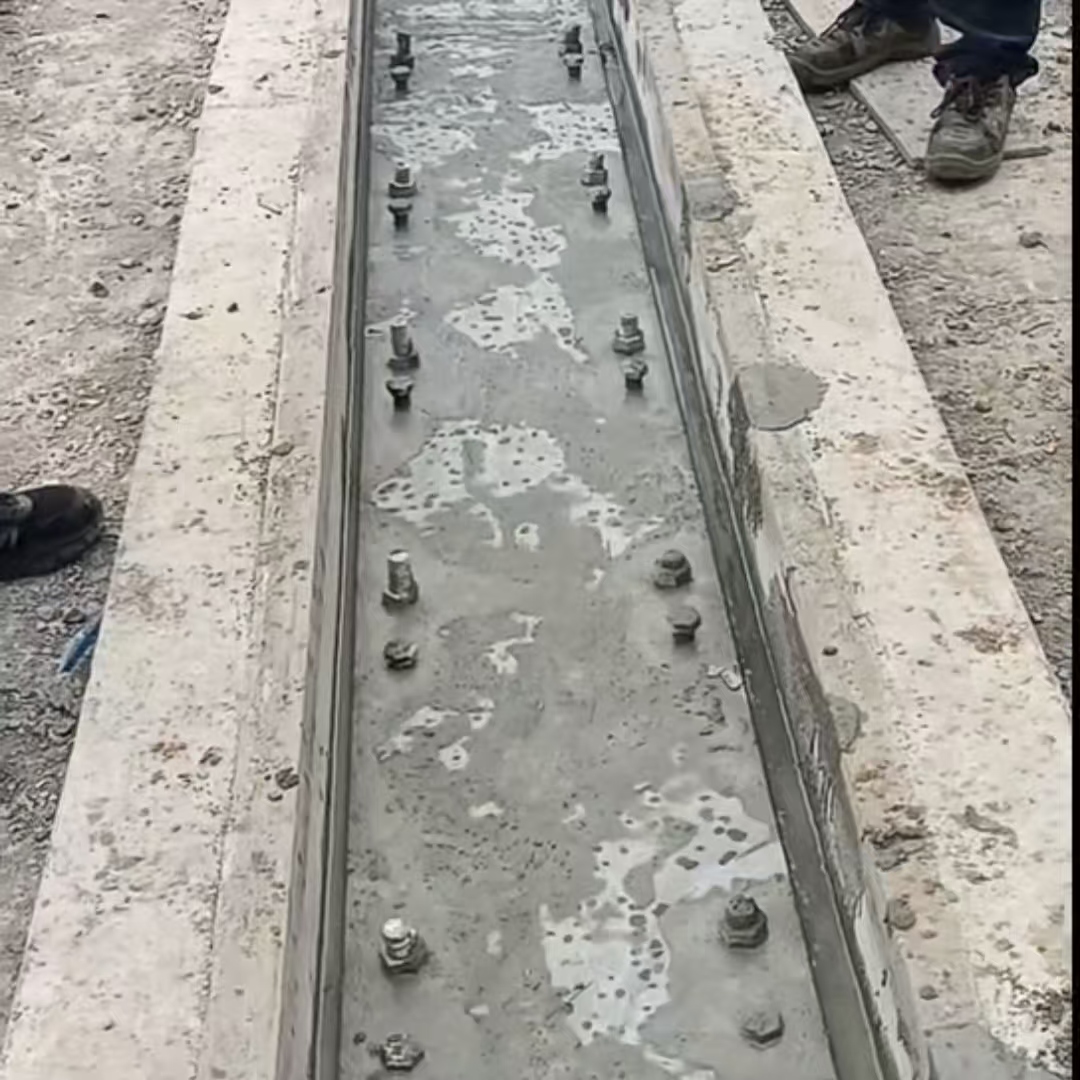 赞皇港口码头起重机龙门吊重型机械设备稳固用早强快凝轨道胶泥